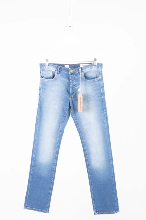 Jean Bensimon T: 32