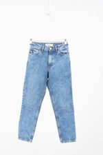 AV0052190423--1-