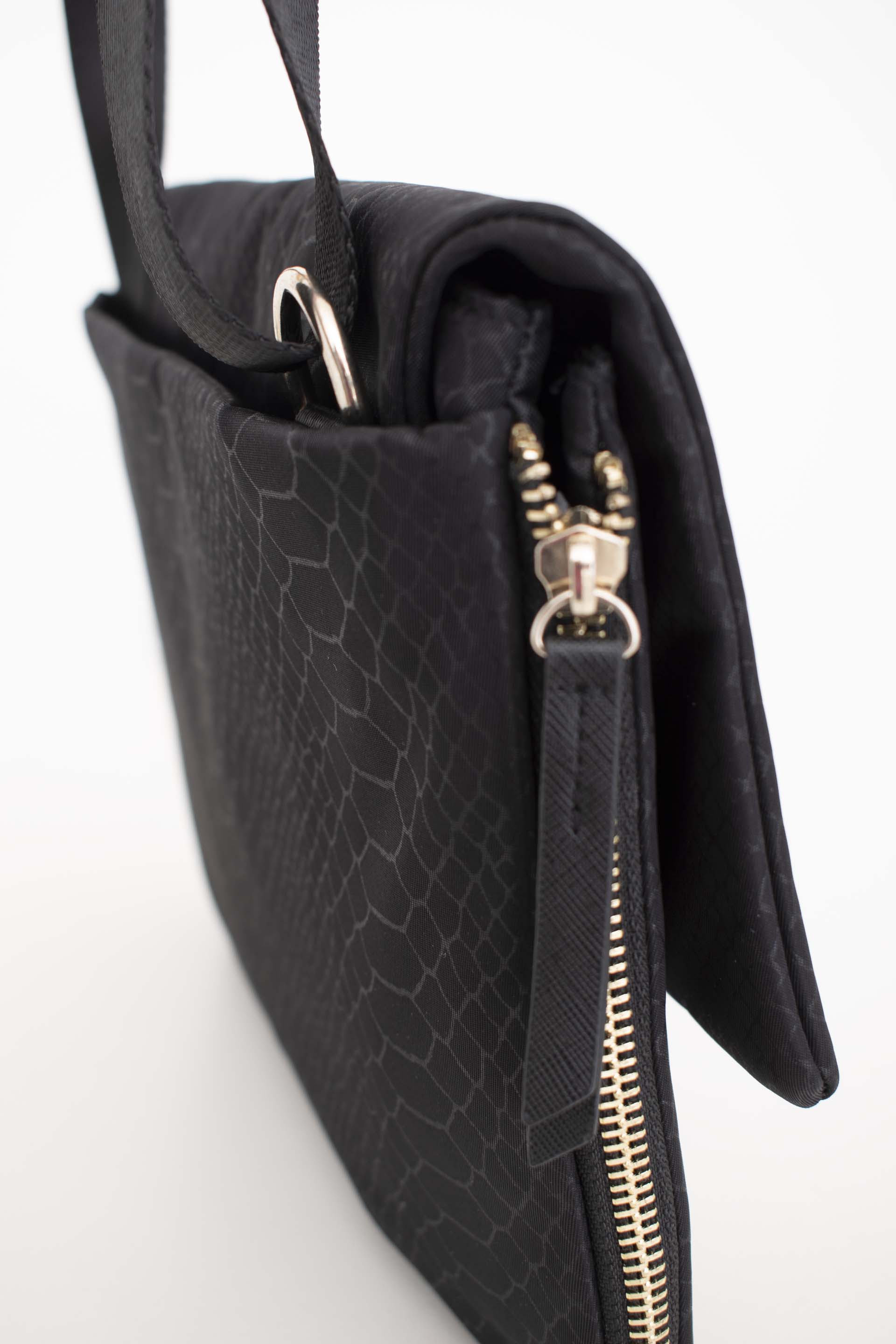 Cartera marca online tahari