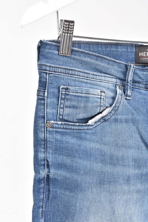 Jean Herencia T: 28