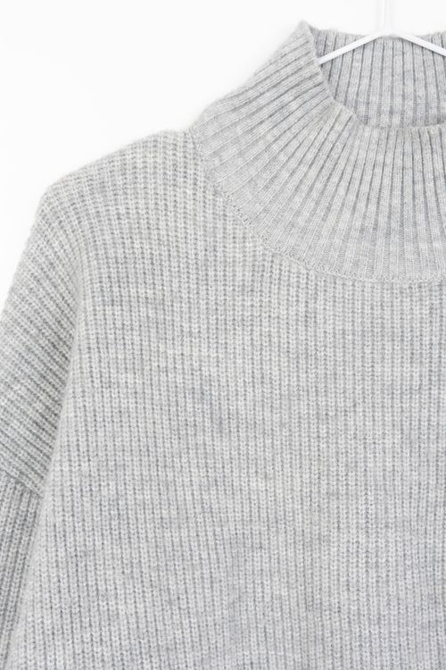 Sweater FURZAI T: Medium