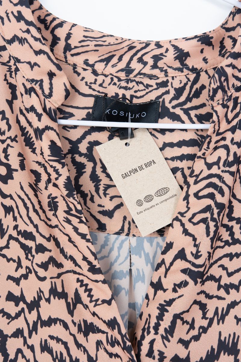 Camisa Kosiuko T Small Galpon de Ropa