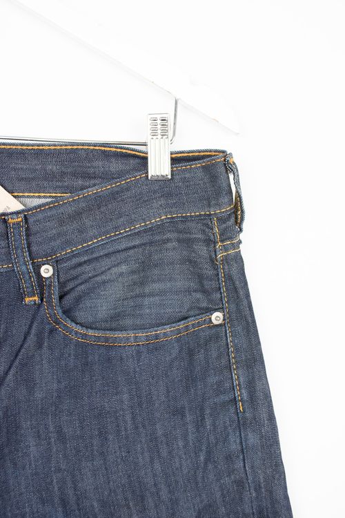 Jean Levi's T: 44