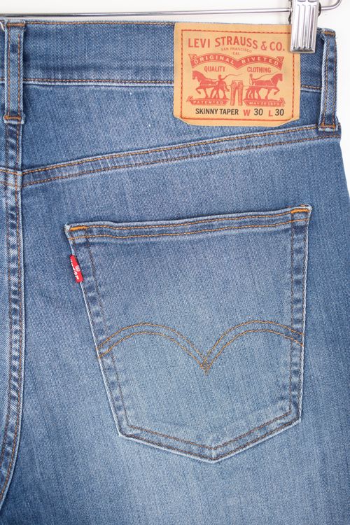 Jean Levi's T: 40