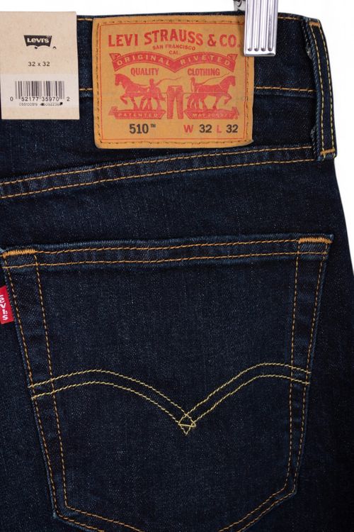 Jean Levi's T: 40