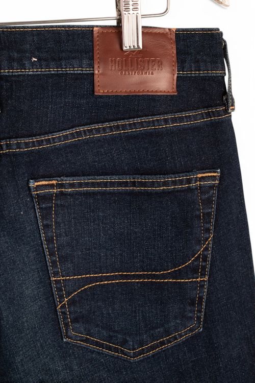 Jean Hollister T: 40