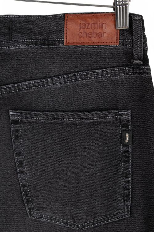 Jean Jazmin Chebar T: 48