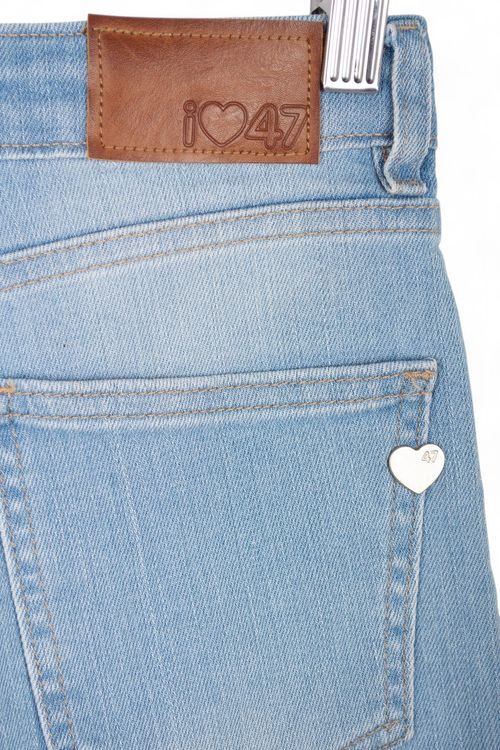 Short 47 Street T: 38