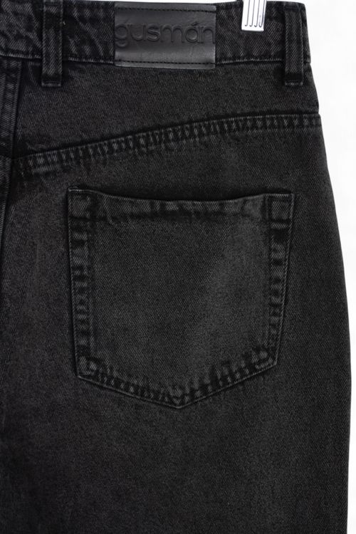 Jean Gusman T: 44
