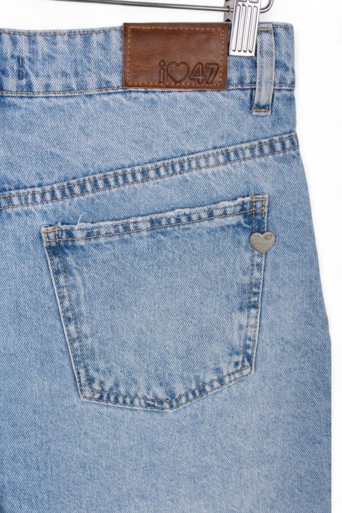 Short 47 Street T: 38