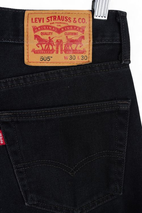 Jean Levi's T: 40