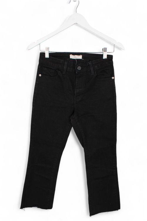 Jean Sofia Sarkany T: 36