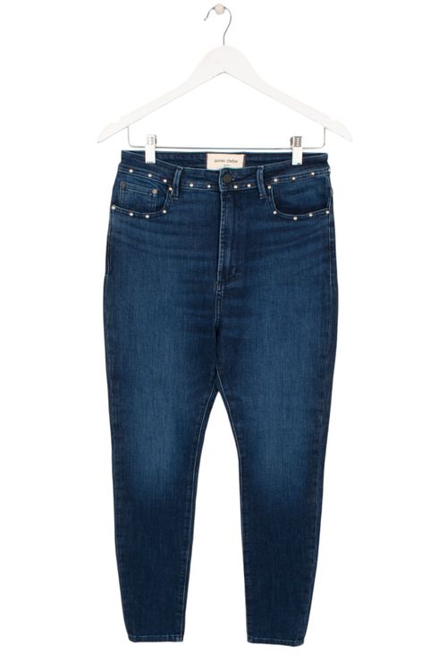 Jean Jazmin Chebar T: 40
