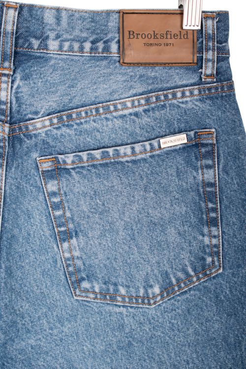 Jean Brooksfield T: 40