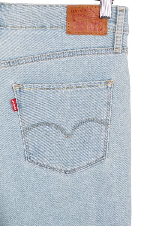 Jean Levi's T: 40