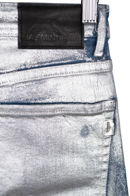 Jean Jazmin Chebar T: 40