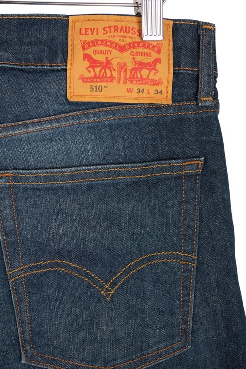 Jean Levi's T: 44
