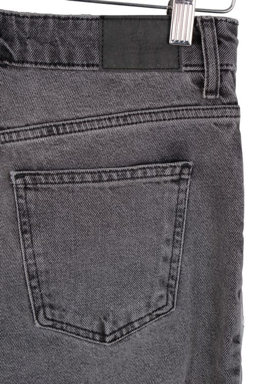 Jean Zara T: 34