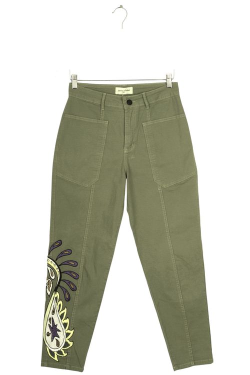Jean Jazmin Chebar T: 42