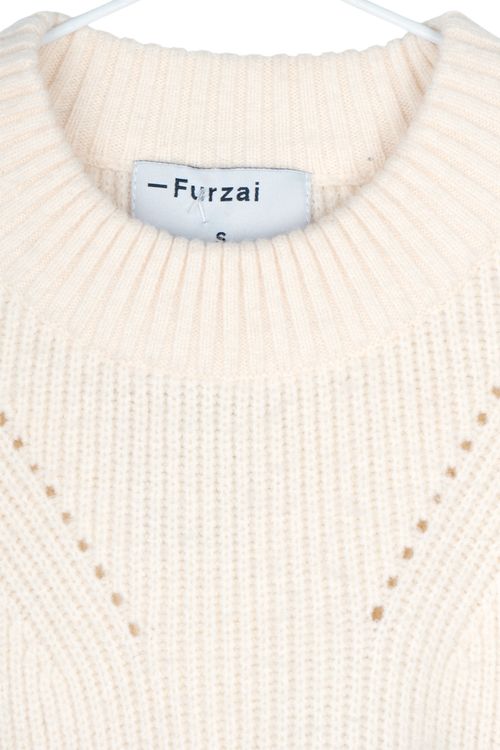Sweater Furzai T: Small